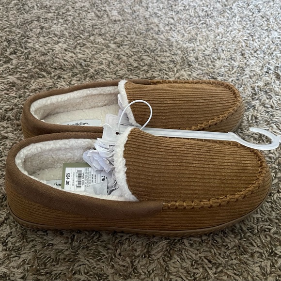 Goodfellow & Co Men’s Slippers - Picture 3 of 4